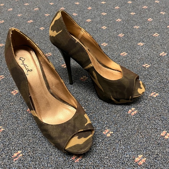 Qupid Canvas Camo Gold Platform Stiletto Pumps Size 7M High Military Open Toe - Picture 1 of 9